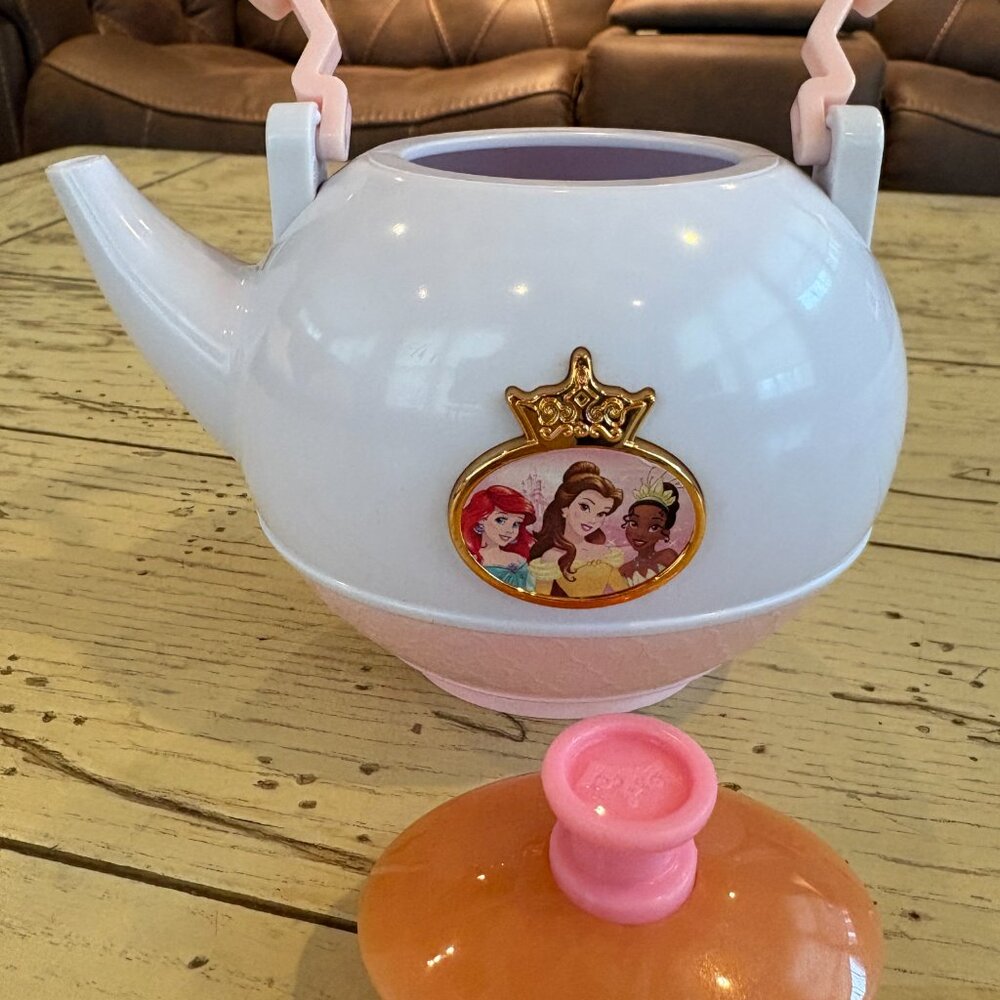 Disney Princess Style Collection Sweet Stylin' Tea Set - Picture 4 of 12